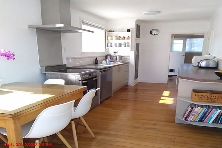 Photo of property in 19 Cologne Street, Martinborough, 5711