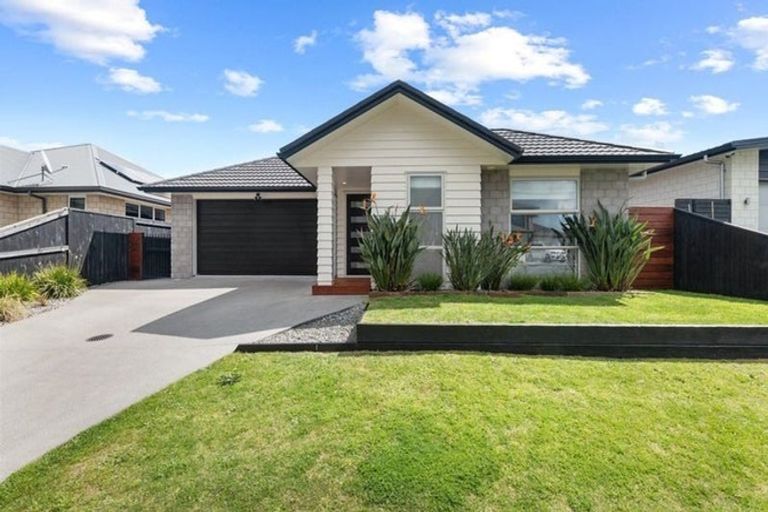 Photo of property in 114 Penetaka Heights, Pyes Pa, Tauranga, 3112