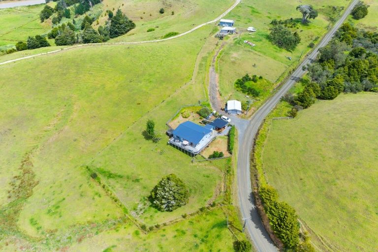 Photo of property in 25 Mapuna Road, Tangiteroria, 0381