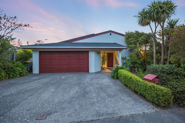 Photo of property in 44 Sailmaker Close, Whitby, Porirua, 5024