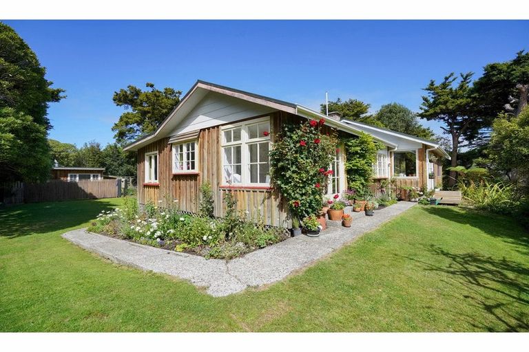 Photo of property in 32 Rakiura Parade, Otatara, Invercargill, 9879
