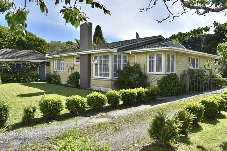 Photo of property in 32 Te Roto Road, Otaki, 5512