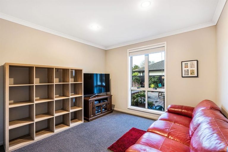 Photo of property in 31 Putake Drive, Parklands, Christchurch, 8083