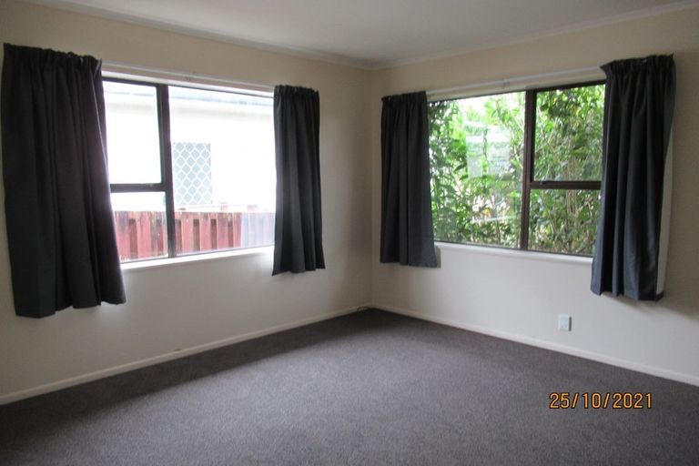 Photo of property in 1/2 Costar Place, Wiri, Auckland, 2104