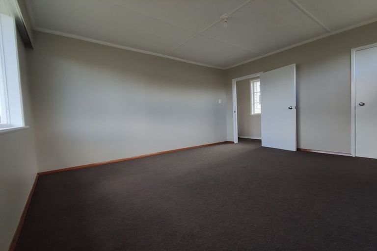 Photo of property in 24 Barton Grove, Naenae, Lower Hutt, 5011