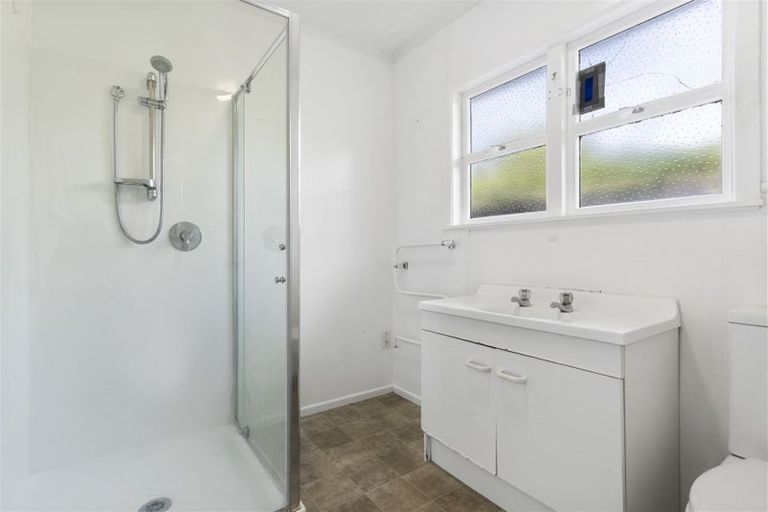 Photo of property in 2/40 Killarney Avenue, Torbay, Auckland, 0630