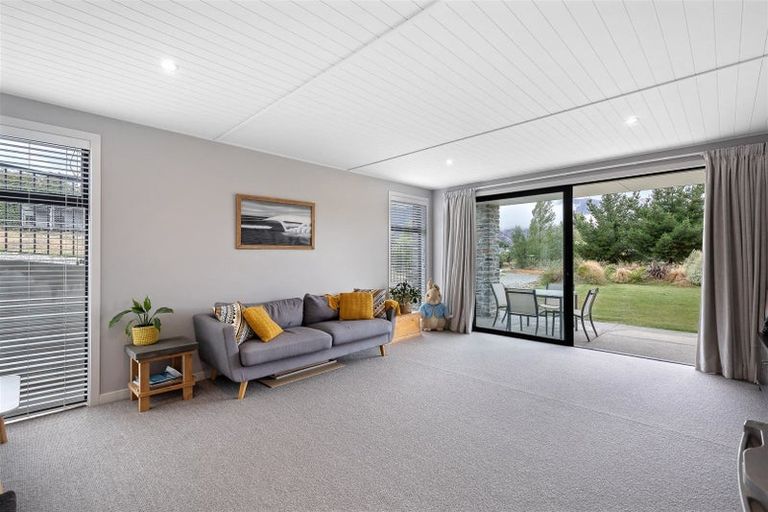Photo of property in 17 Sam John Place, Lake Hawea, Wanaka, 9382