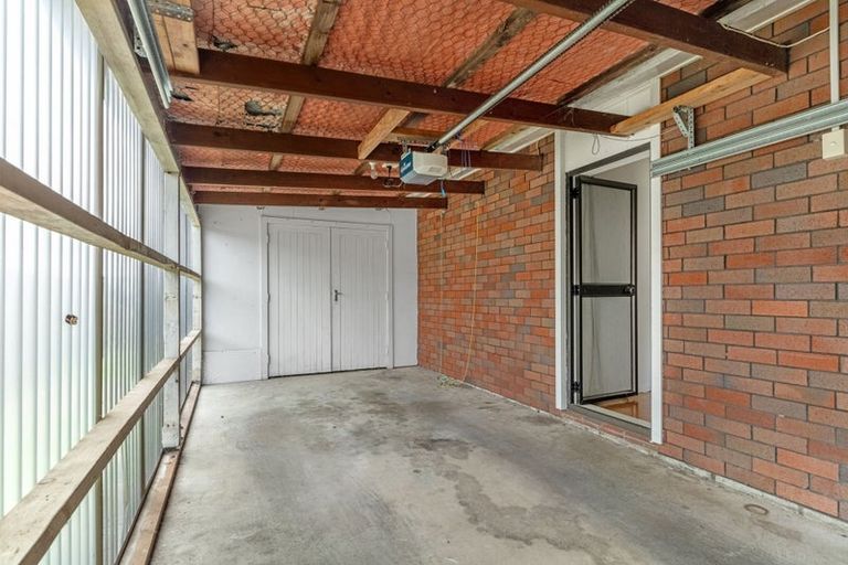 Photo of property in 70 Sandspit Road, Waiuku, 2123