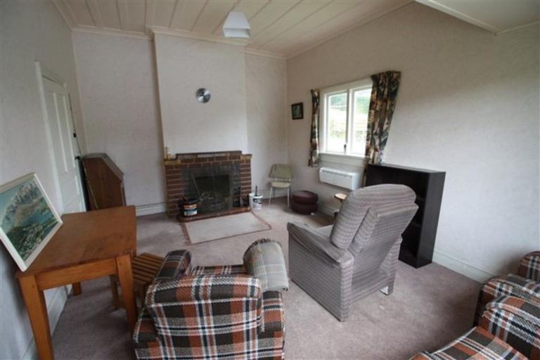 Photo of property in 160 Main South Road, Green Island, Dunedin, 9018