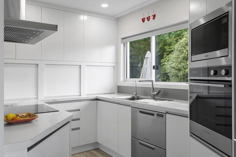 Photo of property in 26 Tremaine Avenue, Two Mile Bay, Taupo, 3330