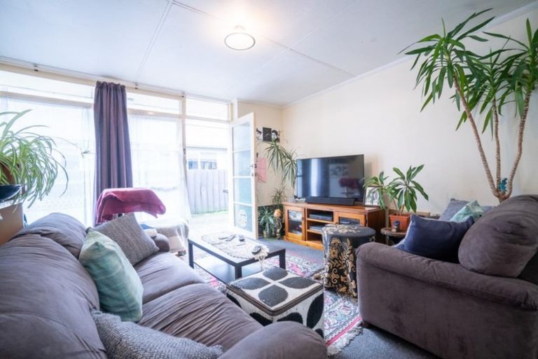 Photo of property in 90 Victoria Avenue, Palmerston North, 4410