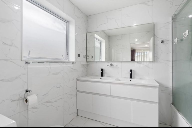 Photo of property in 32 Quattro Avenue, Flat Bush, Auckland, 2019