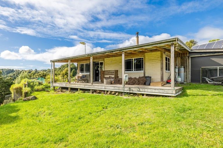 Photo of property in 1064 Pungaere Road, Waipapa, 0295