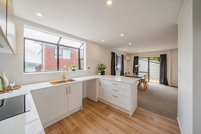 Photo of property in 13 King Charles Drive, Kingsley Heights, Upper Hutt, 5018