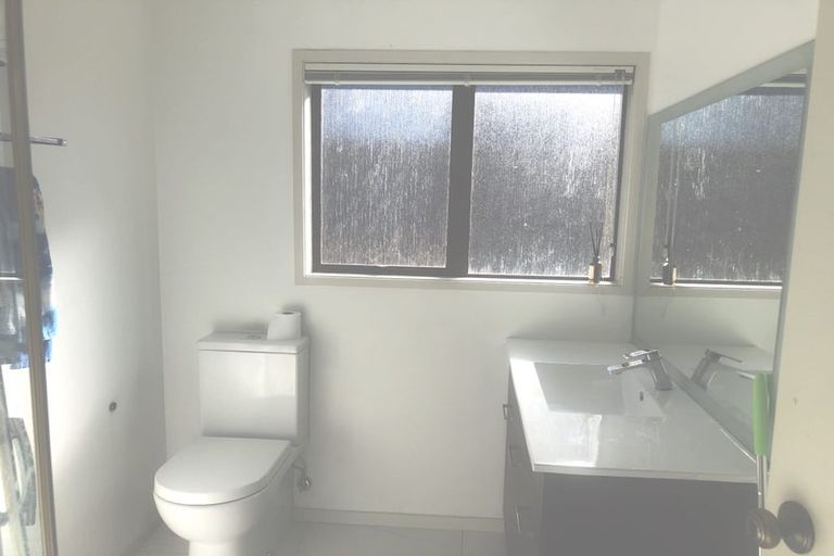 Photo of property in 24a East Coast Road, Milford, Auckland, 0620