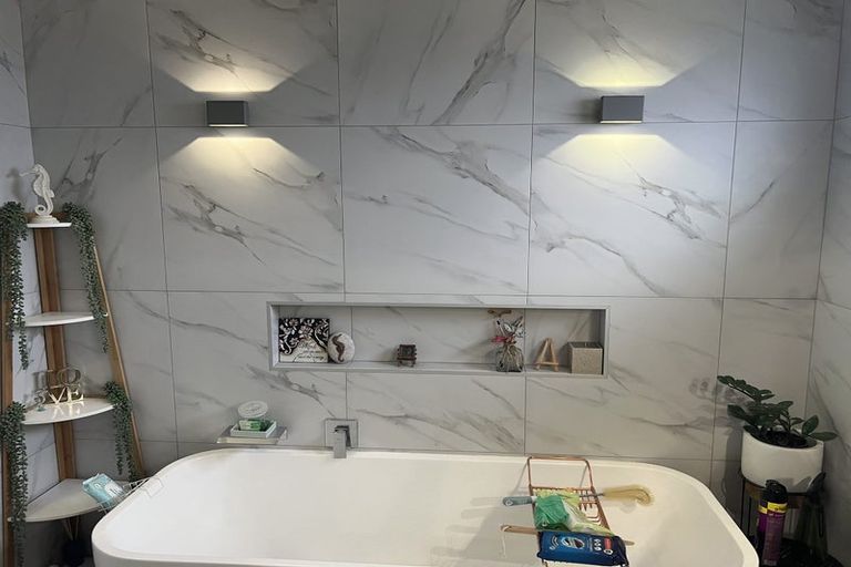 Photo of property in 9a Alan Avenue, Henderson, Auckland, 0610