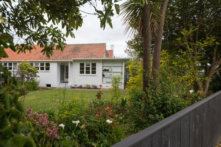 Photo of property in 3 Anderson Street, Hokowhitu, Palmerston North, 4410
