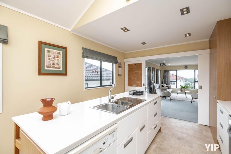 Photo of property in 4 Meadowcroft Grove, Johnsonville, Wellington, 6037