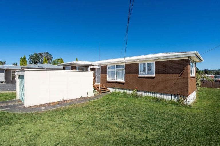 Photo of property in 118 Rathgar Road, Henderson, Auckland, 0610