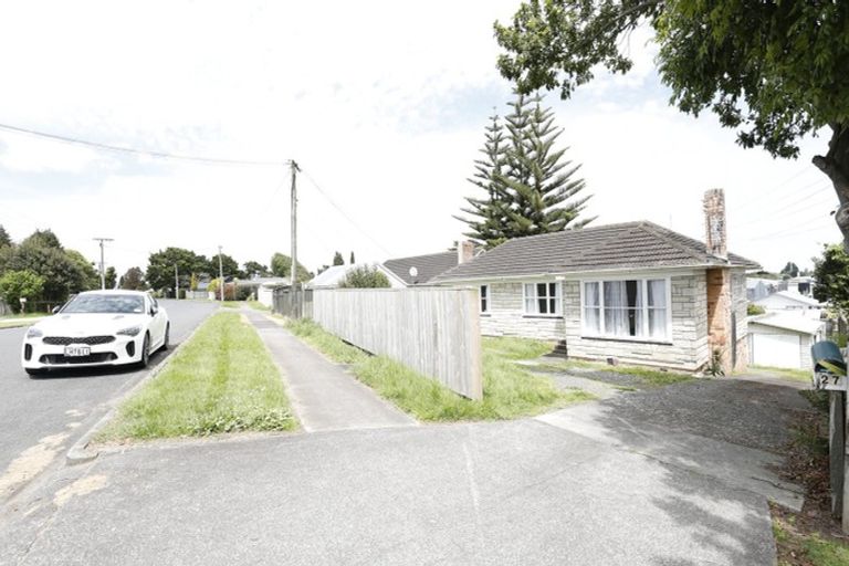 Photo of property in 27 Takanini Road, Takanini, 2112