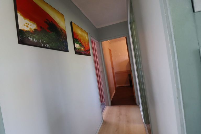 Photo of property in 2/81 Seabrook Avenue, New Lynn, Auckland, 0600