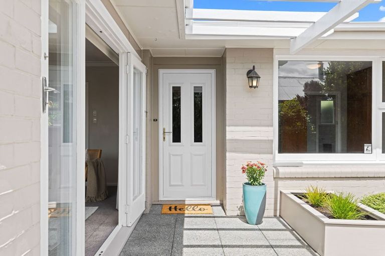 Photo of property in 8 Chedworth Avenue, Bishopdale, Christchurch, 8053