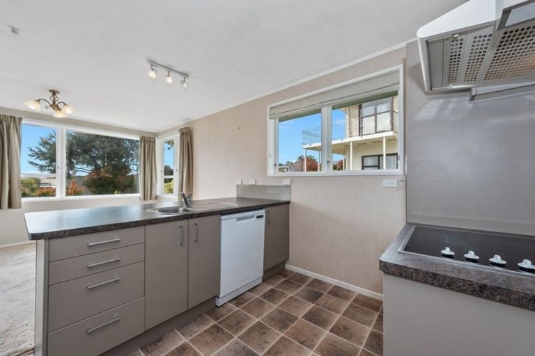 Photo of property in 53 Resthill Crescent, Glenview, Hamilton, 3206