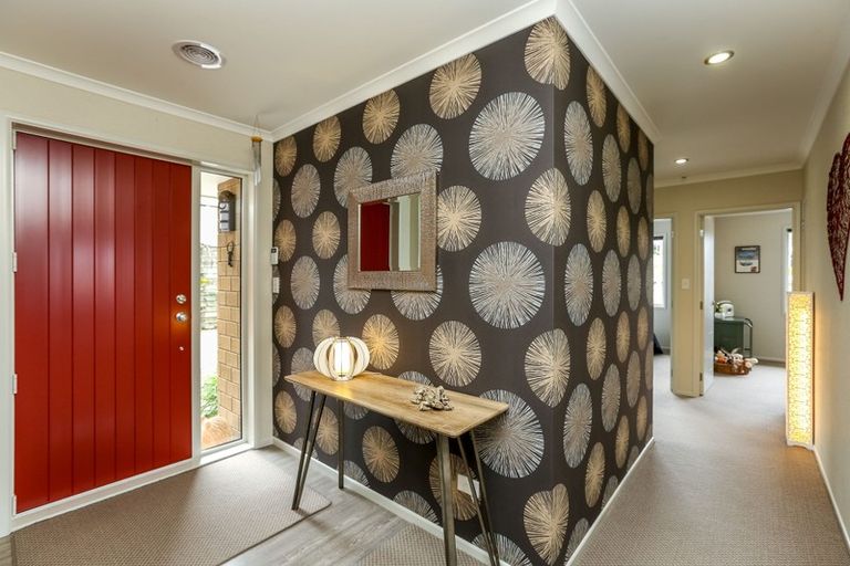 Photo of property in 86 Karamea Street, Whalers Gate, New Plymouth, 4310