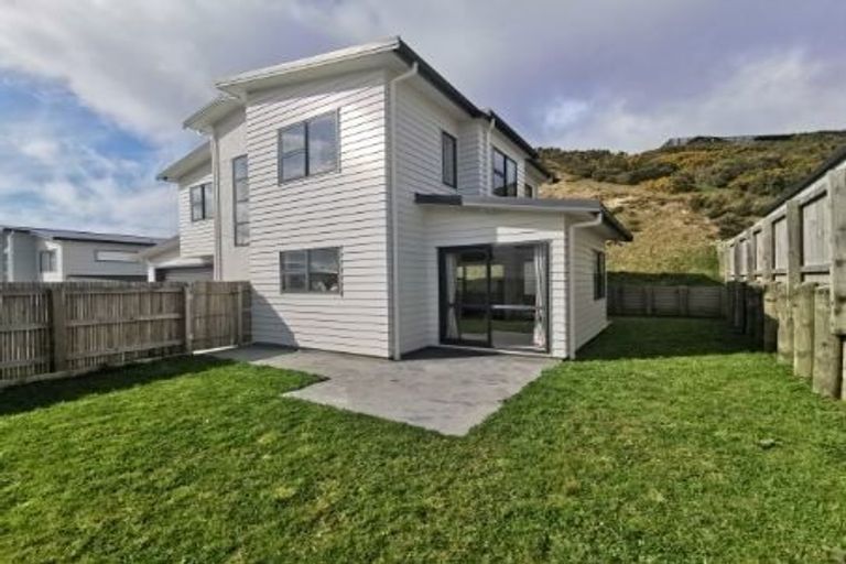 Photo of property in 7a Sandino Place, Grenada Village, Wellington, 6037