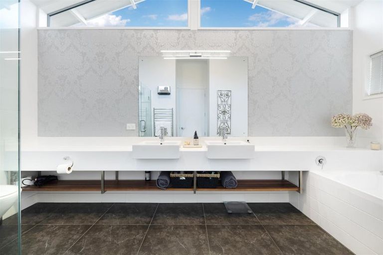 Photo of property in 3 Bridesdale Drive, Lake Hayes, Queenstown, 9304