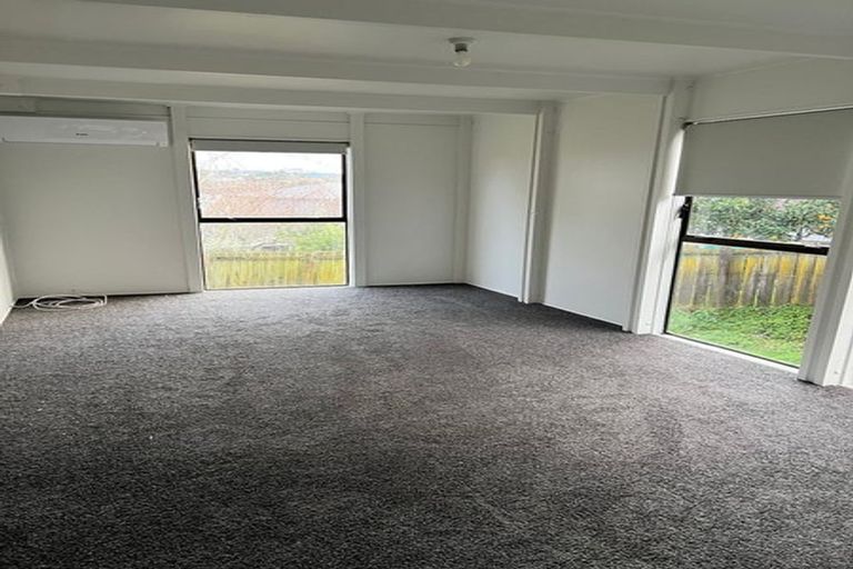 Photo of property in 15 Oreil Avenue, West Harbour, Auckland, 0618