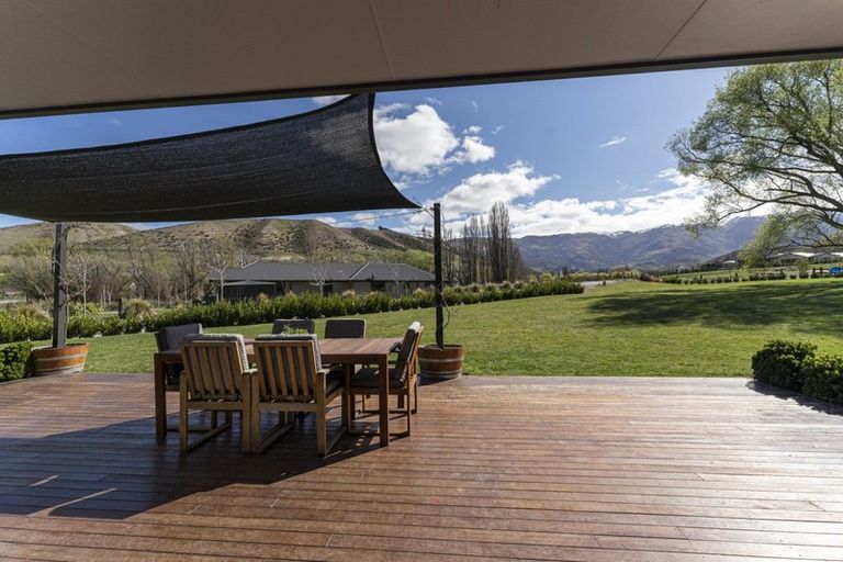 Photo of property in 20 Sugarloaf Drive, Mount Pisa, Cromwell, 9384