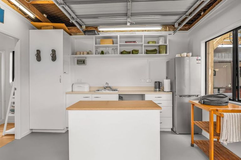 Photo of property in 17 Cook Drive, Whitianga, 3510