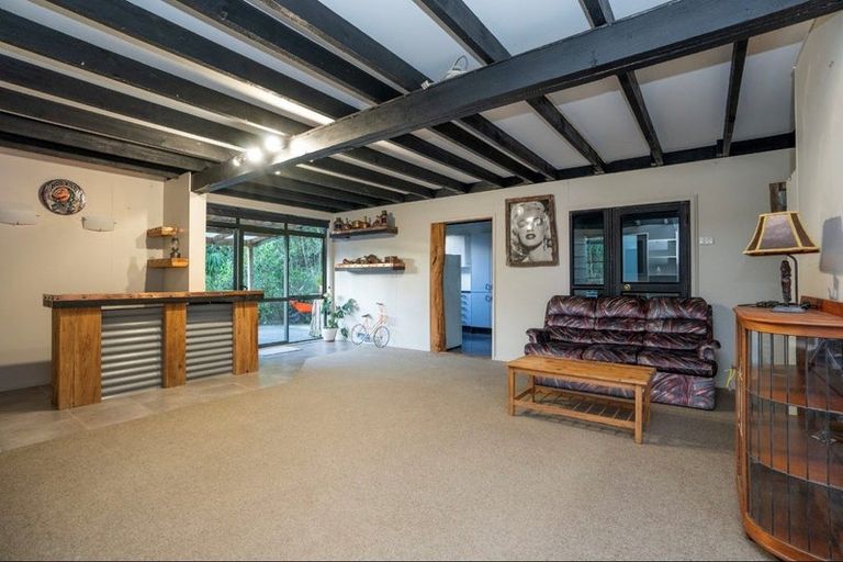 Photo of property in 408 Taiharuru Road, Taiharuru, Onerahi, 0192