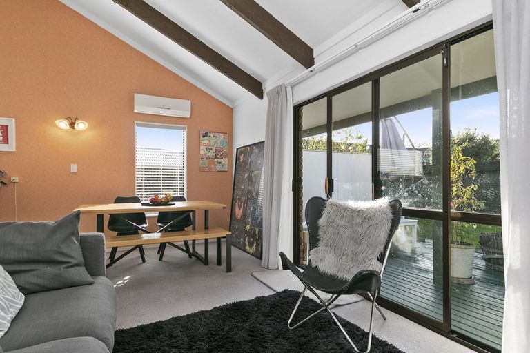 Photo of property in 54b Williams Street, Cambridge, 3434