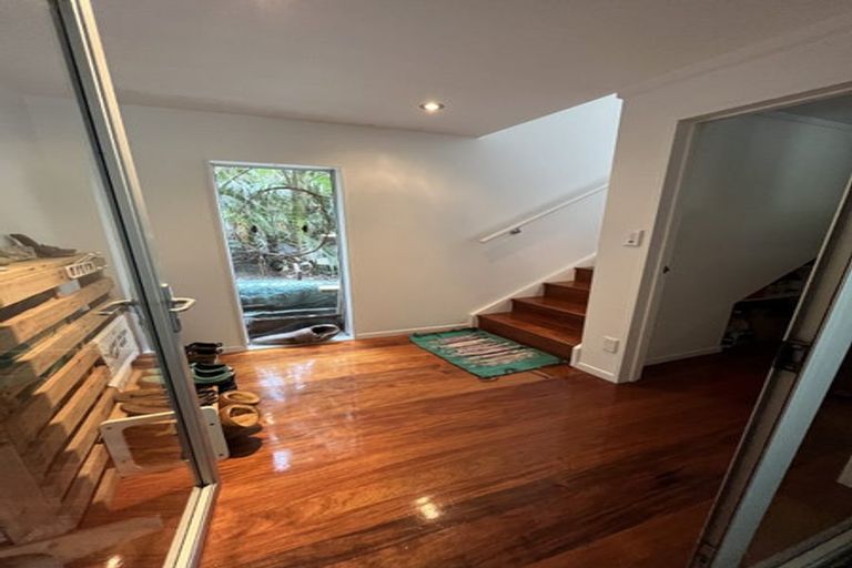 Photo of property in 282 Motutara Road, Muriwai, Waimauku, 0881