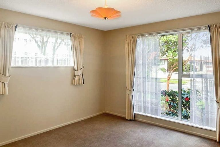 Photo of property in 3 Fenmere Place, Burwood, Christchurch, 8083