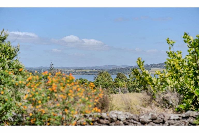 Photo of property in 70 Edmonds Road, Kerikeri, 0293