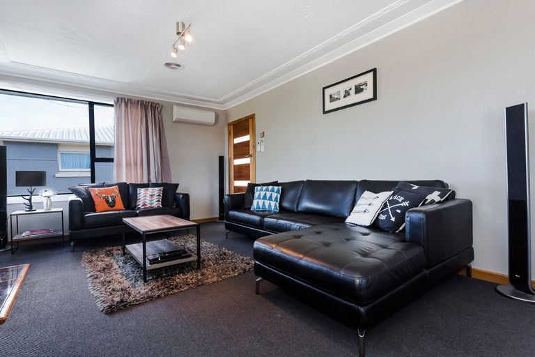 Photo of property in 33 Waldron Crescent, Green Island, Dunedin, 9018