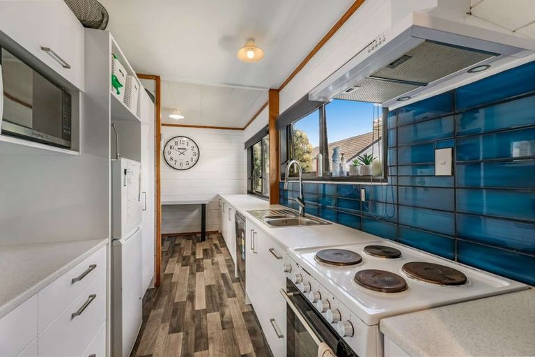 Photo of property in 2/32 Great South Road, Papakura, 2110