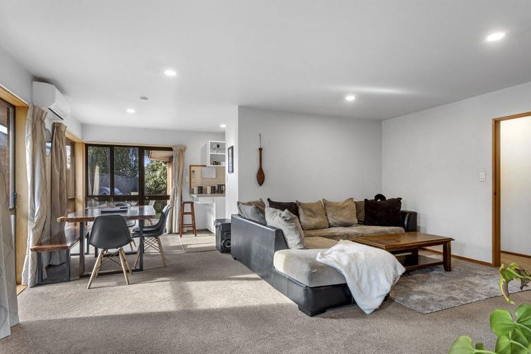 Photo of property in 2/1 Fountainhead Lane, Hillmorton, Christchurch, 8025