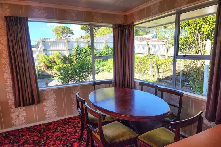 Photo of property in 1 Hewlett Road, Karoro, Greymouth, 7805