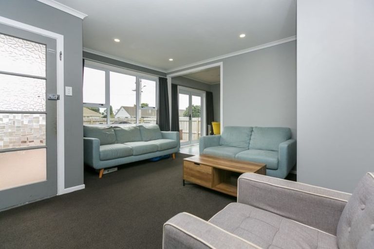 Photo of property in 12 Karaka Street, Merrilands, New Plymouth, 4312