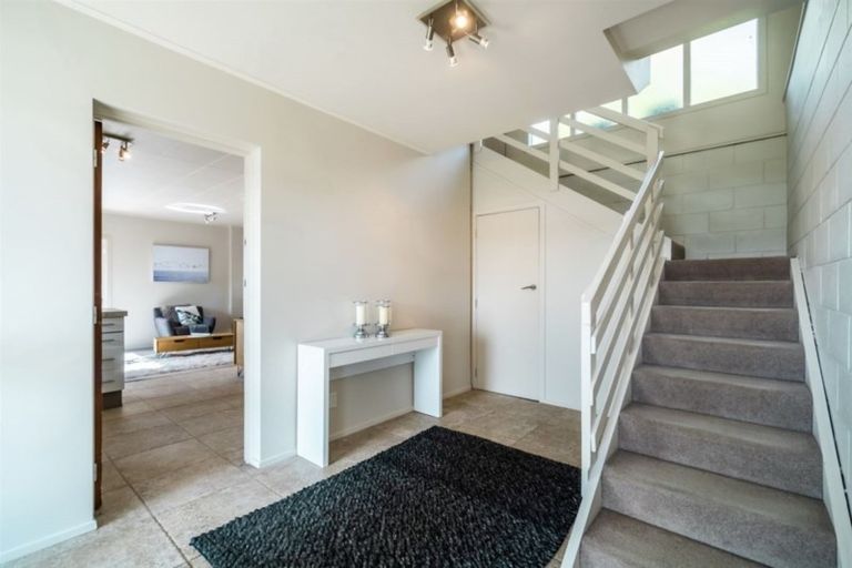 Photo of property in 8 Catrina Avenue, Birkenhead, Auckland, 0626