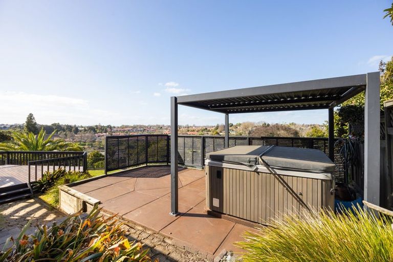 Photo of property in 100 Totara Drive, Pukete, Hamilton, 3200
