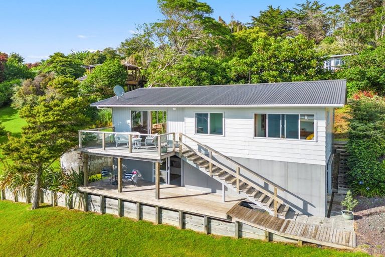 Photo of property in 41 Long Beach Road, Russell, 0202