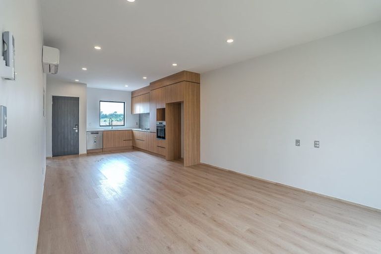 Photo of property in 25 Paretao Street, Massey, Auckland, 0614