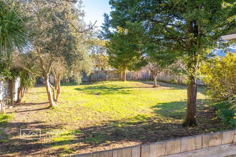 Photo of property in 15 Raukawa Grove, Trentham, Upper Hutt, 5018