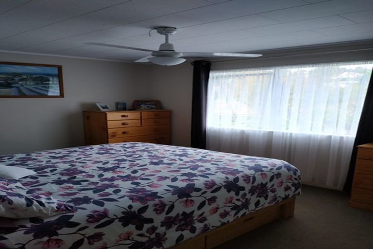 Photo of property in 21a Garton Drive, Massey, Auckland, 0614