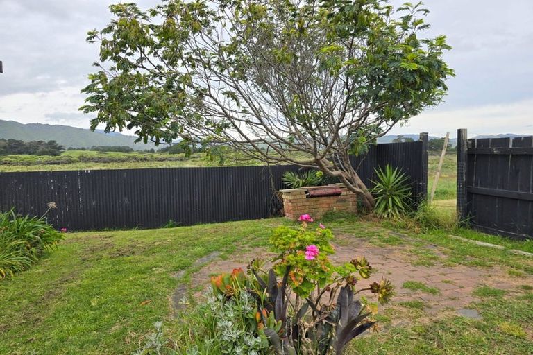 Photo of property in 42 Rutherford Drive, Waikanae Beach, Waikanae, 5036